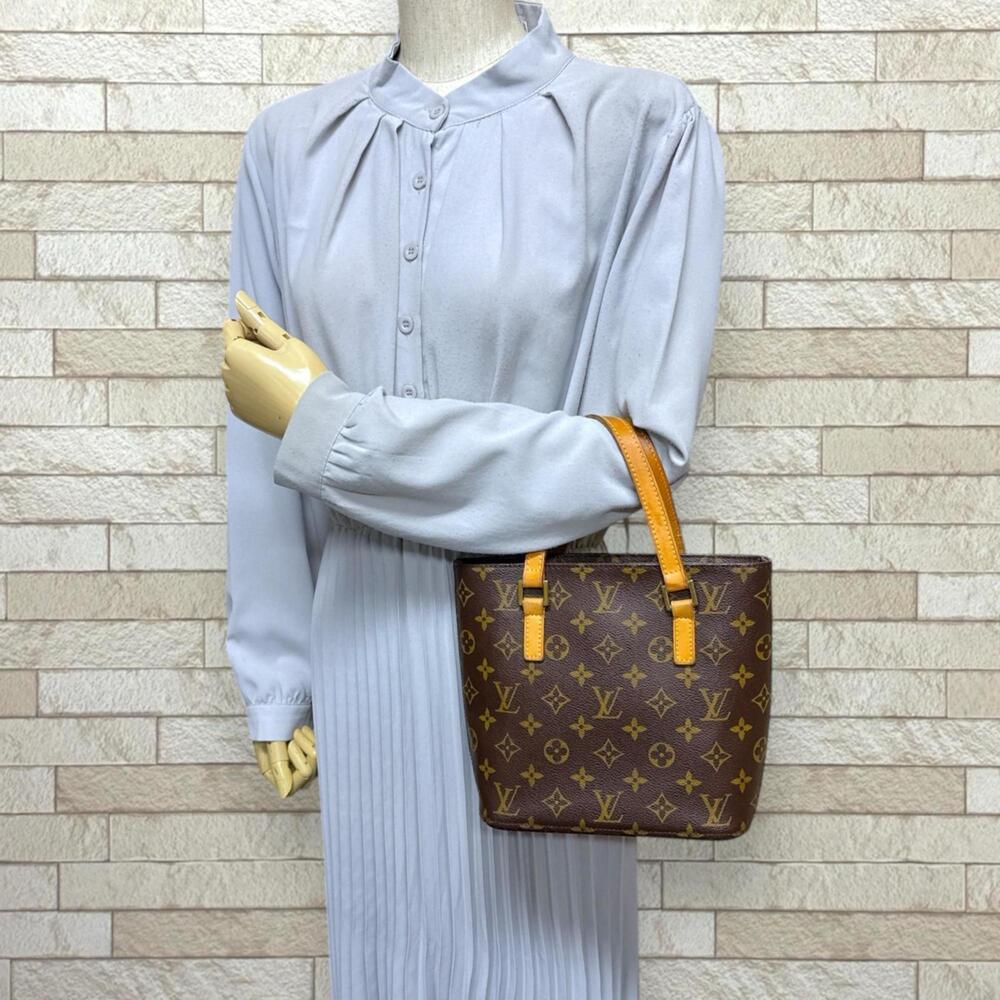 LOUIS VUITTON Brown Monogram Canvas Bag - Picture 2 of 11